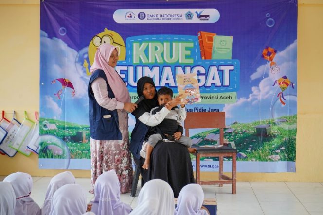 
 Perpustakaan BI Aceh Hibur Anak-anak Korban Banjir di Pidie Jaya