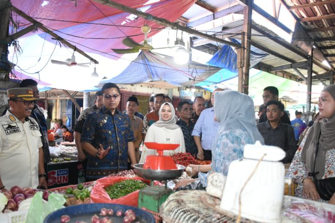 
 Wali Kota dan Ketua DPRK Langsa Turun ke Pasar, Pastikan Harga Kebutuhan Pokok Tetap Stabil