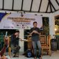 Narasumber Ray Iskandar menyampaikan materi.