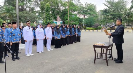 Pembacaan sumpah pelantikan oleh Wali Kota Langsa Jeffry Sentana.