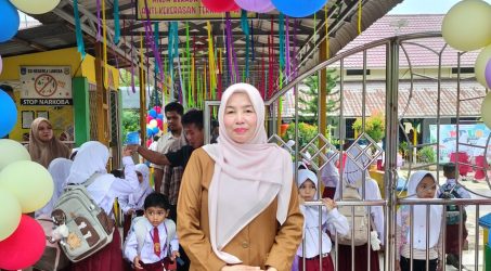 Kepala SDN 1 Langsa, Suryani, SPd.