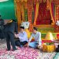 Rektor IAIN Langsa Prof. Dr. H. Ismail Fahmi Nasution, M.A., dan Ketua PWI Langsa, Putra Zulfirman dipeusijuk Ketua Majelis Adat Aceh (MAA) Langsa sebelum Diskusi Adat Akademic Partner IAIN Langsa Batch II.